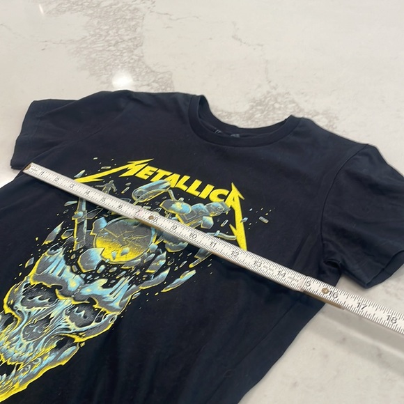 Women’s black Metallica concert T-shirt - Picture 6 of 7